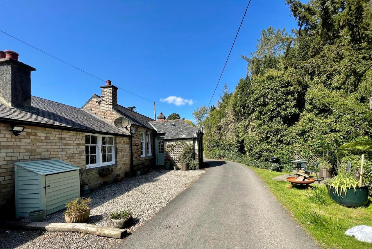Carnell Country Estate & Holiday Cottages In Ayrshire Hurlford Екстериор снимка