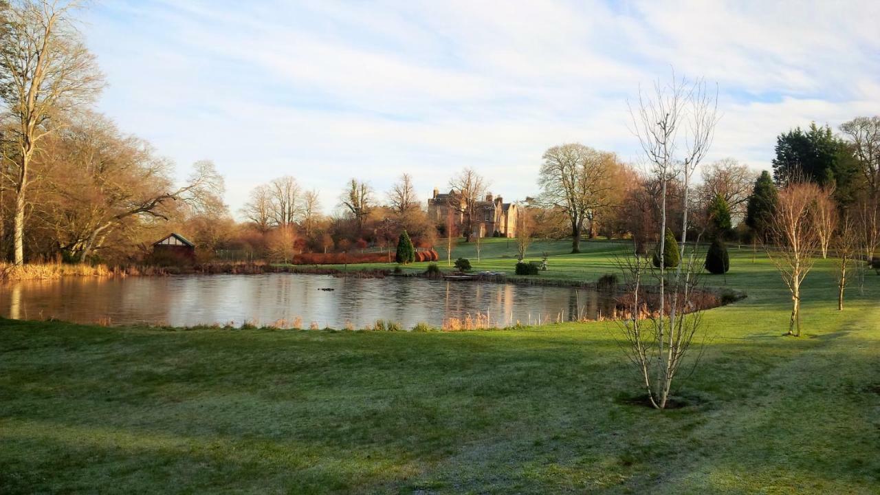 Carnell Country Estate & Holiday Cottages In Ayrshire Hurlford Екстериор снимка